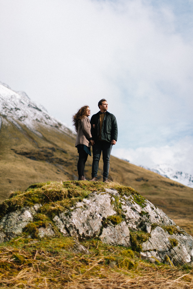 Alain M - Une séance engagement nature à Glencoe en Ecosse - La mariée aux pieds nus