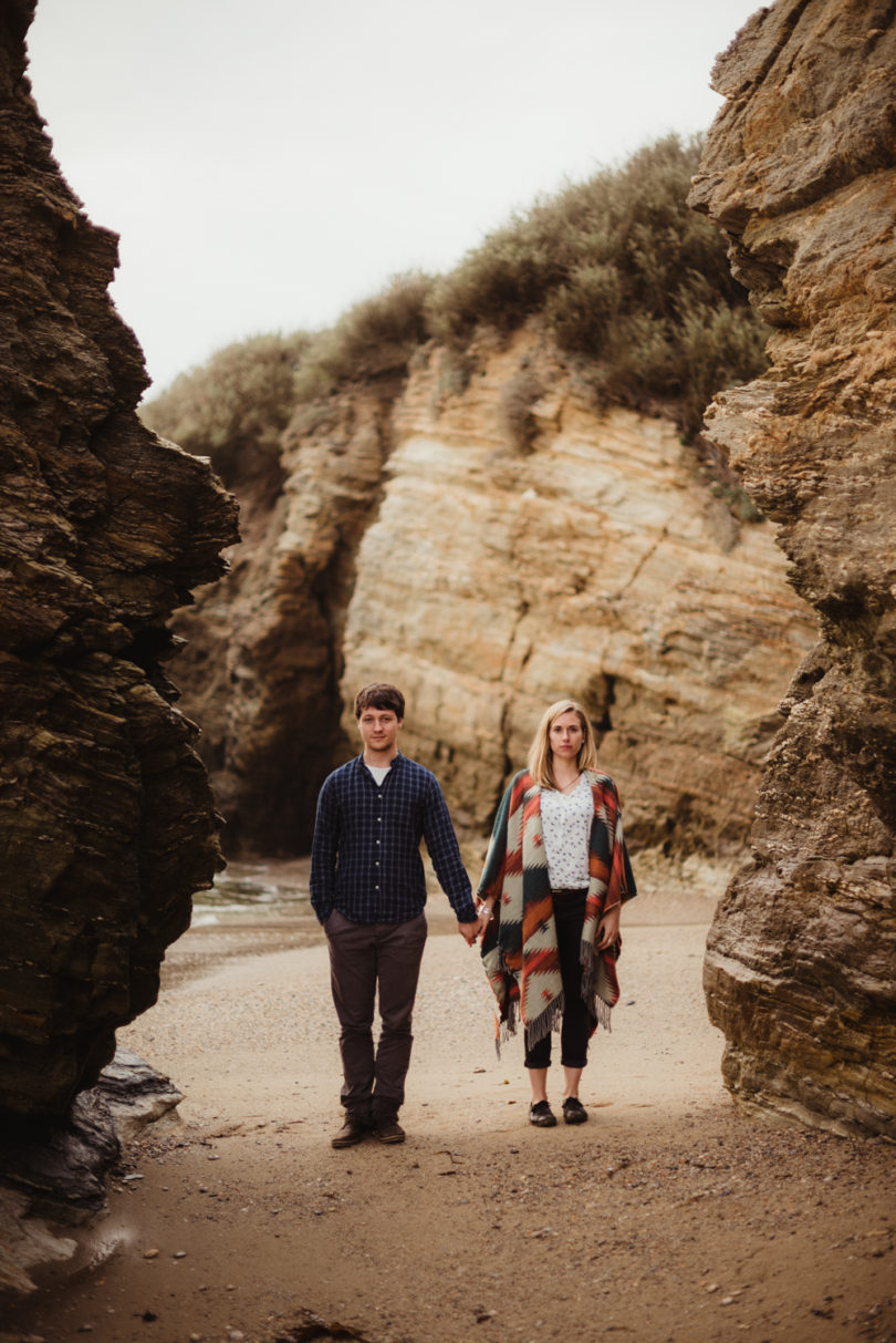 Une séance engagement sur la Côte Sauvage - A découvrir sur le blog mariage www.lamarieeauxpiedsnus.co-m - Photos : Emilie Bernard Photographie