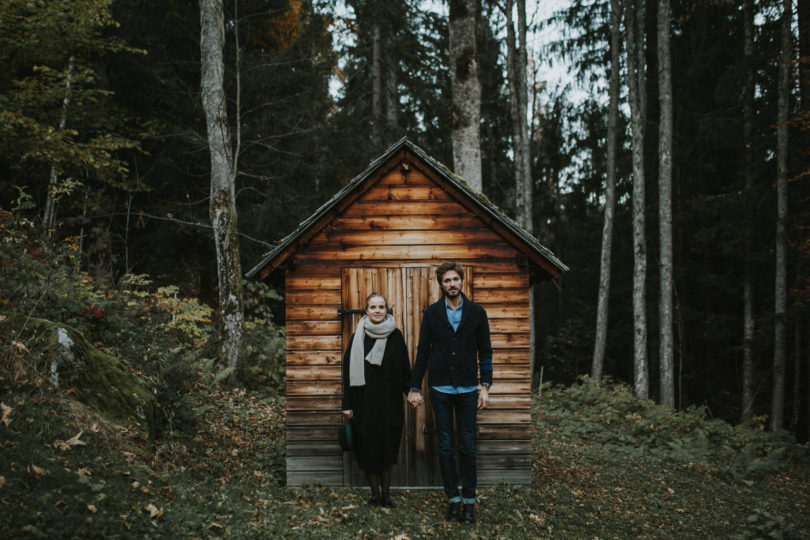 Une séance photo en amoureux après le mariage à Chamonix - A découvrir sur le blog mariage www.lamarieeauxpiedsnus.com - Photos : Coralie Lescieux