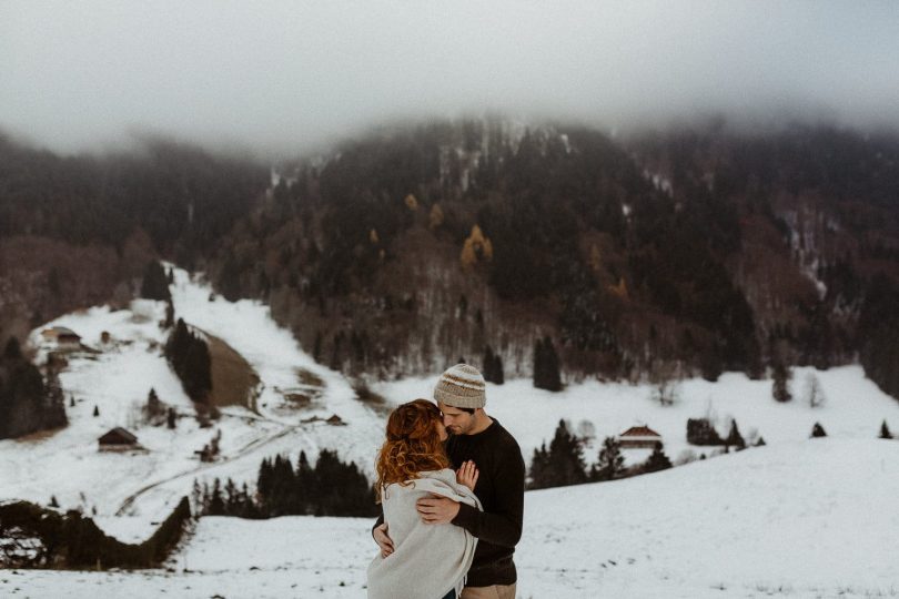 Une séance engagement en Haute Savoie - Photos : La Boheme Photographie - Blog mariage : La mariée aux pieds nus