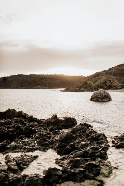 Une séance engagement sur la plage - Photos : Lorenzo Accardi - Blog mariage : La mariée aux pieds nus