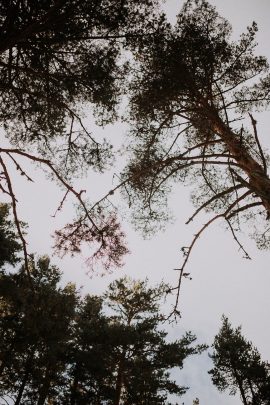 Une séance photo de couple dans les montagnes en hiver - Photos : Loric Gonzalez - Blog mariage : La mariée aux pieds nus