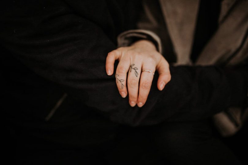 Une séance photo de couple dans les montagnes en hiver - Photos : Loric Gonzalez - Blog mariage : La mariée aux pieds nus