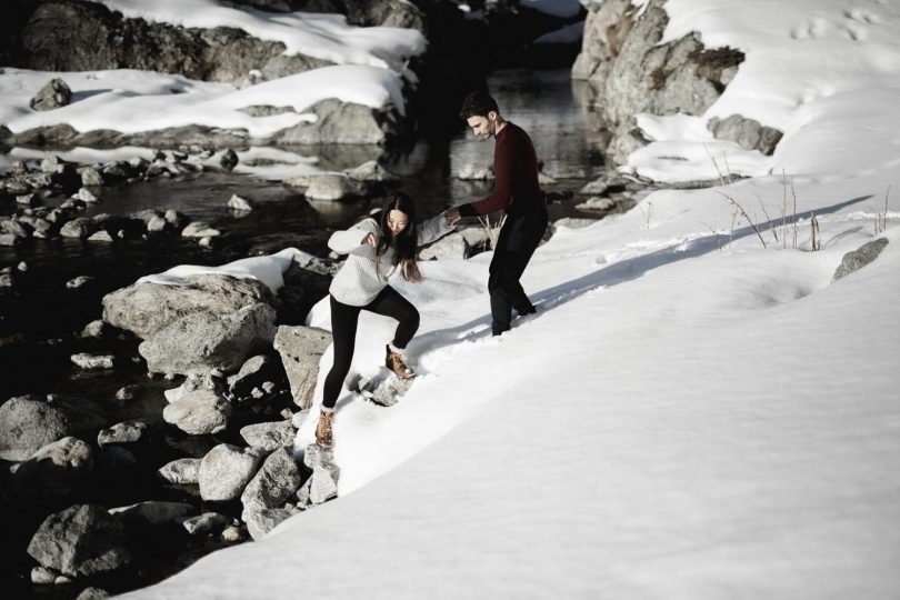 Une séance engagement à la montagne dans la vallée de la Gordolasque, au pieds du parc du Mercantour - Photos : alison Photographer - Blog mariage : La mariée aux pieds nus