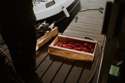 Une séance engagement en Norvège - Photos : Emilia and Valentin - Blog mariage : La mariée aux pieds nus