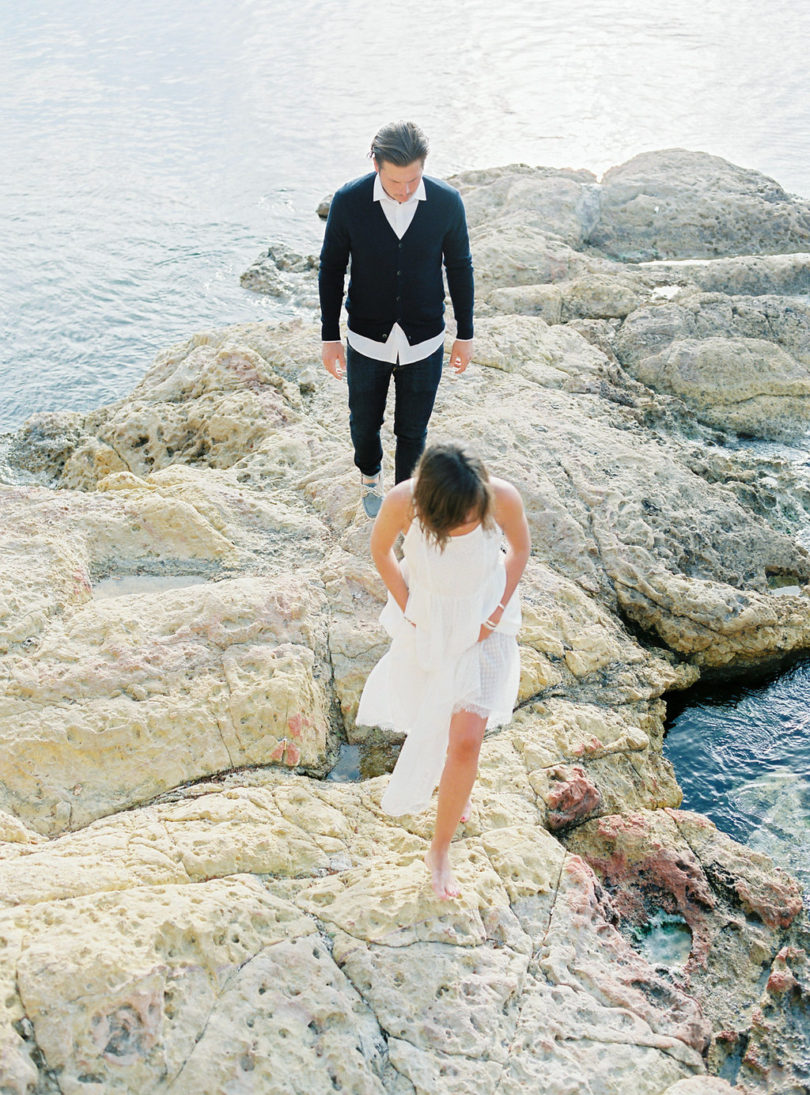 Une séance engagement sur la Côte d'Azur - A découvrir sur le blog www.lamarieeauxpiedsnus.com - Photos : Jérémy Ferrero