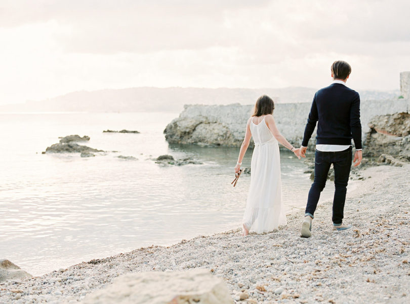 Une séance engagement sur la Côte d'Azur - A découvrir sur le blog www.lamarieeauxpiedsnus.com - Photos : Jérémy Ferrero