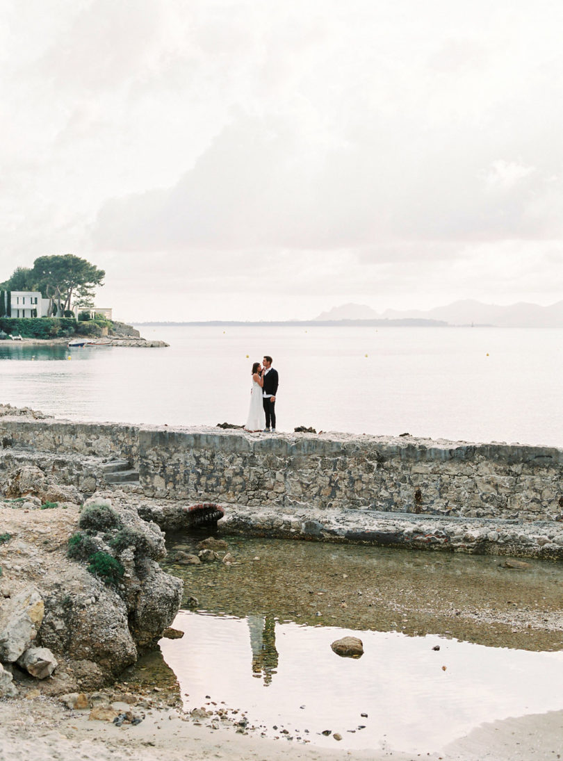 Une séance engagement sur la Côte d'Azur - A découvrir sur le blog www.lamarieeauxpiedsnus.com - Photos : Jérémy Ferrero