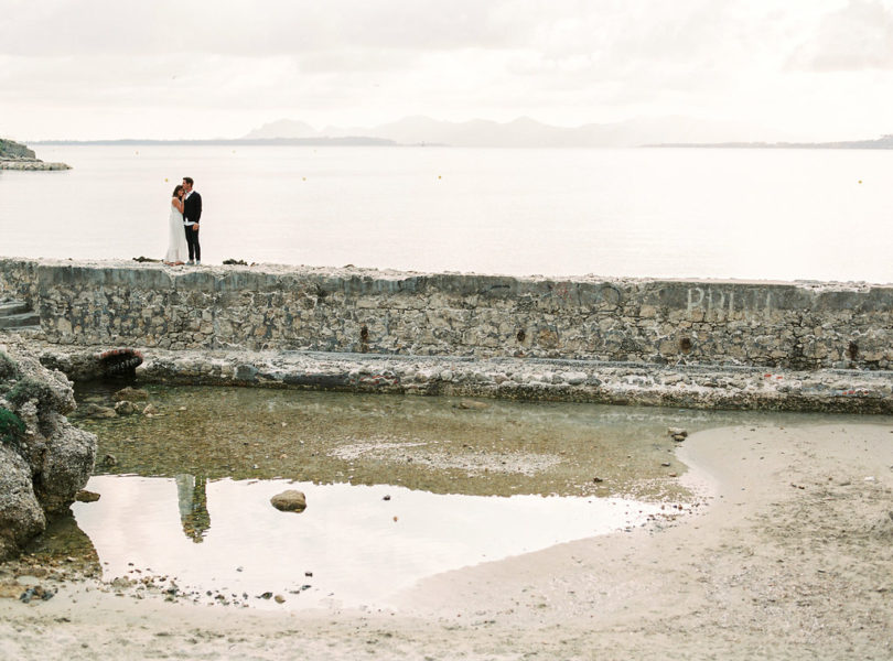 Une séance engagement sur la Côte d'Azur - A découvrir sur le blog www.lamarieeauxpiedsnus.com - Photos : Jérémy Ferrero