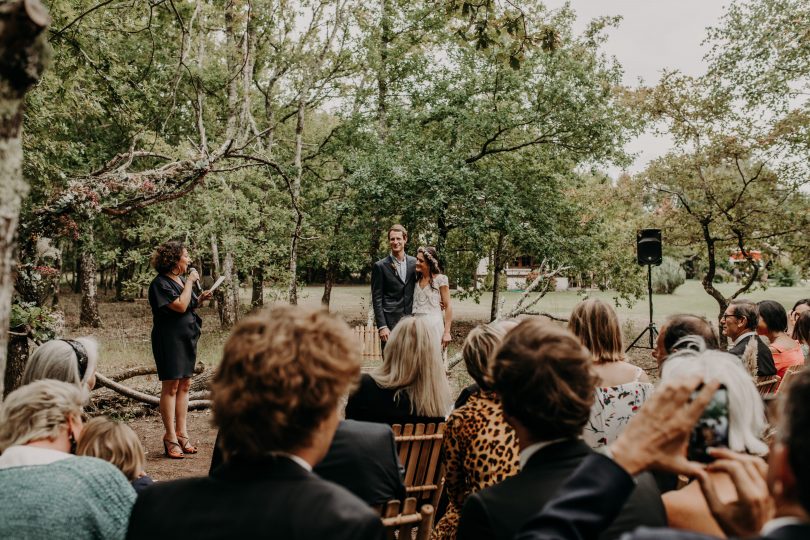 Et si c’était vos proches qui célébraient votre cérémonie laïque ? - Pour une cérémonie - Blog mariage : La mariée aux pieds nus