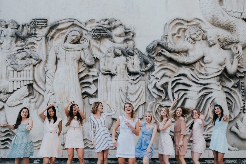 Organiser un enterrement de vie de jeune fille - La mariée aux pieds nus