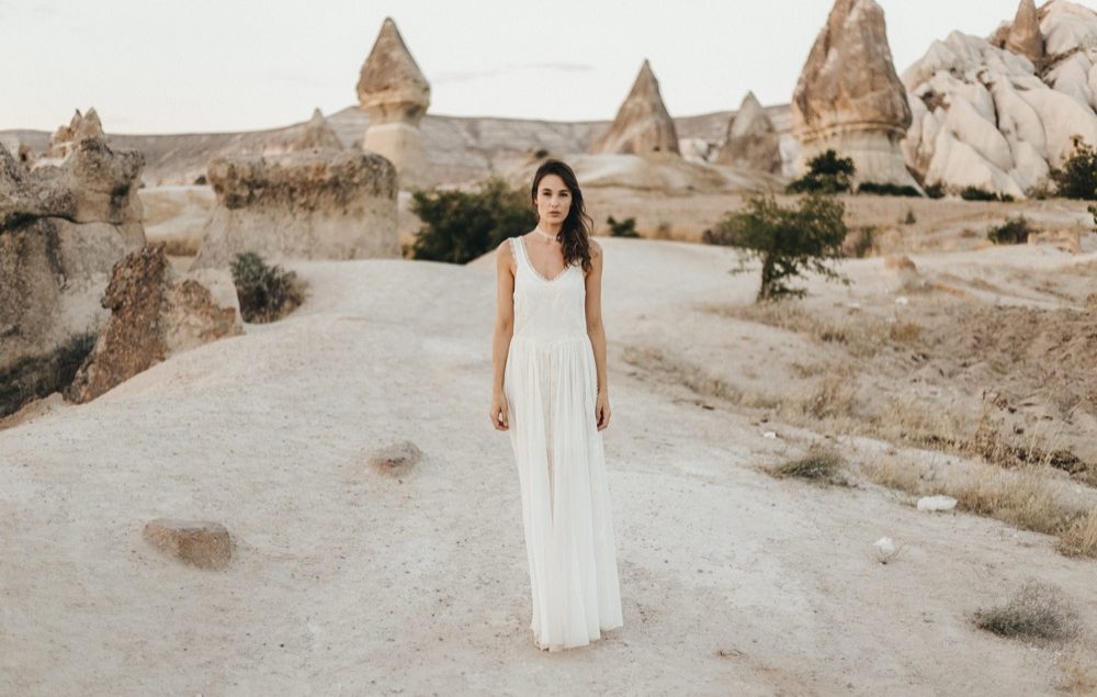 Elisa Ness - Robes de mariée - Collection 2018 - PPhotos : Fabien Courmont - Blog mariage : La mariée aux pieds nus