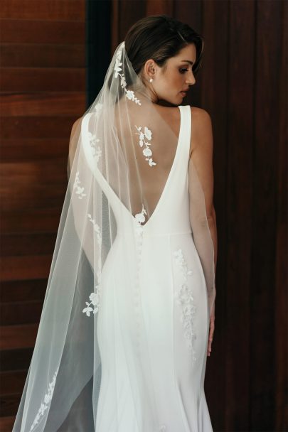 Grace Loves Lace - Robes de mariée - Blog mariage : La mariée aux pieds nus