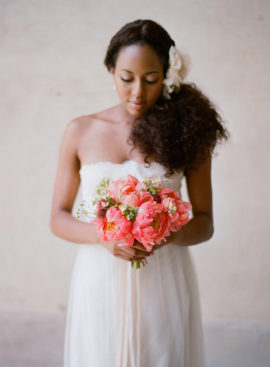 10 idées de coiffures pour cheveux afro - à découvrir sur www.lamarieeauxpiedsnus.com - Photo : Elisabeth Messina