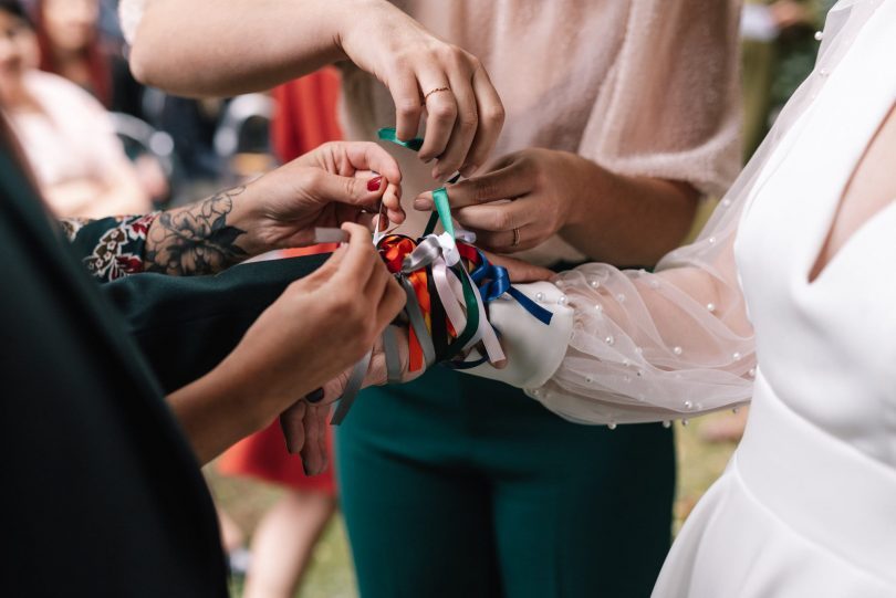 Les plus jolies idées de rituels de cérémonie laïque de mariage - Blog mariage : La mariée aux pieds nus