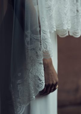 Laure de Sagazan - Robes de mariée - La mariée aux pieds nus