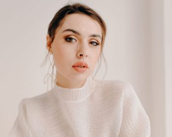 Adélie Métayer - Robes de mariée - Prêt-à-porter - Photos : Elise Morgan - Blog mariage : La mariée aux pieds nus