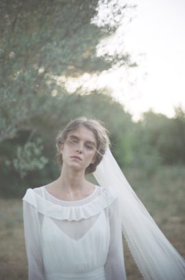 Donatelle Godart - Robes de mariée - collection 2017 - A découvrir sur le blog www.lamarieeauxpiedsnus.com