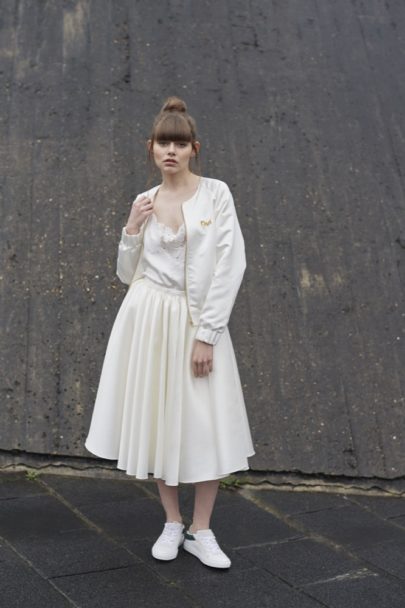 Elise Hameau - Robes de mariée courte - Collection civile 2017 - A découvrir sur le blog mariage www.lamarieeauxpiedsnus.com