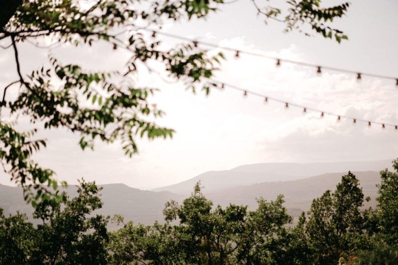 Un mariage au Grand Banc dans le Luberon - Photos : Lorenzo Accardi - Blog mariage : La mariée aux pieds nus