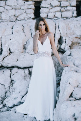 Manon Gontero - Robes de mariée - Collection 2017 - A découvrir sur le blog mariage www.lamarieeauxpiedsnus.ciom