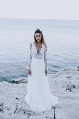 Manon Gontero - Robes de mariée - Collection 2017 - A découvrir sur le blog mariage www.lamarieeauxpiedsnus.ciom