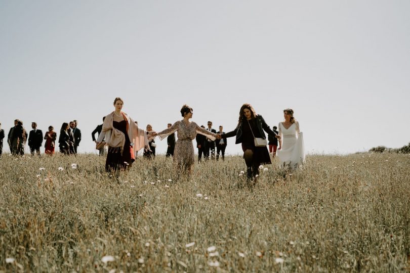 Un mariage bohème en petit comité dans la baie du Mont Saint Michel - Photos : Dorothée Buteau - Blog mariage : La mariée aux pieds nus