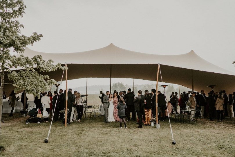 Un mariage sous la pluie au Domaine des Evis - Photos : Les Histoires d'A - Blog mariage : La mariée aux pieds nus