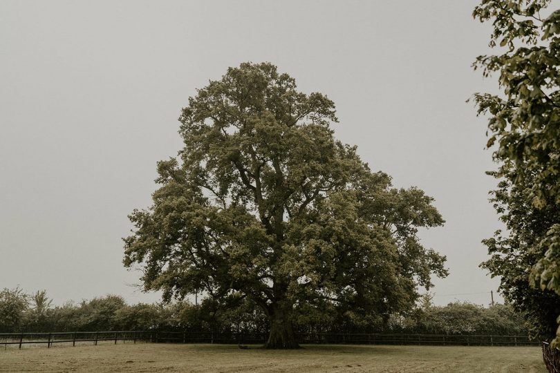 Un mariage sous la pluie au Domaine des Evis - Photos : Les Histoires d'A - Blog mariage : La mariée aux pieds nus