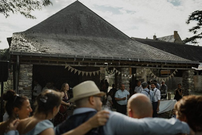 Un mariage simple et champêtre dans la Sarthe - Photos : Romuald Payraudeau - Blog mariage : La mariée aux pieds nus