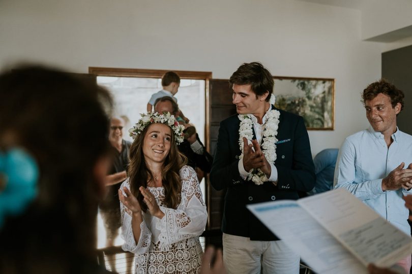 Un mariage au rocher Lumio en Corse - Photos : Madame B Photographie - Blog mariage : La mariée aux pieds nus