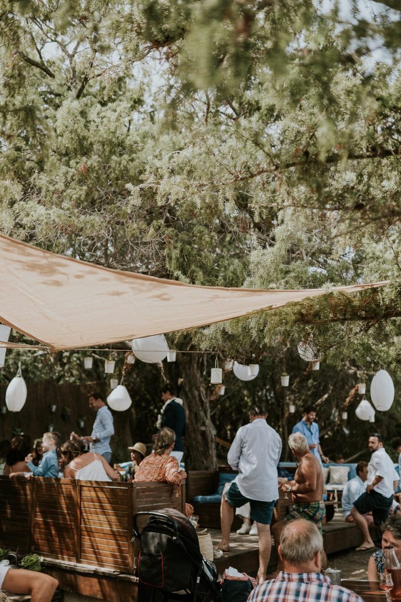 Un mariage au rocher Lumio en Corse - Photos : Madame B Photographie - Blog mariage : La mariée aux pieds nus