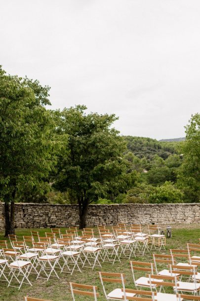 Un mariage au Domaine du Vallon des Sources à l’Isle sur la Sorgue en Provence - Photos : Clément Minair - Blog mariage : La mariée aux pieds nus