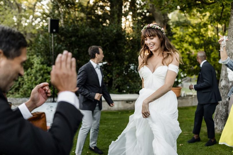 Un mariage au Domaine du Vallon des Sources à l’Isle sur la Sorgue en Provence - Photos : Clément Minair - Blog mariage : La mariée aux pieds nus