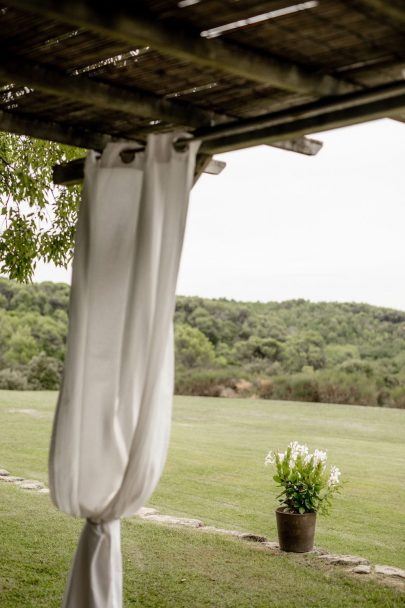 Un mariage au Domaine du Vallon des Sources à l’Isle sur la Sorgue en Provence - Photos : Clément Minair - Blog mariage : La mariée aux pieds nus