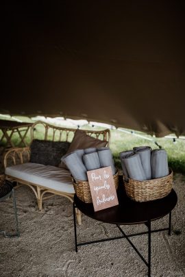 Un mariage aux Domaines de Patras en Provence - Blog mariage : La mariée aux pieds nus - Photos : Coralie Lescieux