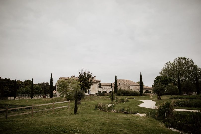 Un mariage aux Domaines de Patras en Provence - Blog mariage : La mariée aux pieds nus - Photos : Coralie Lescieux