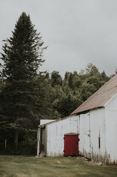 Un mariage simple et champêtre à la Grange C au Québec - Photos : Bianca des Jardins - Blog mariage : La mariée aux pieds nus