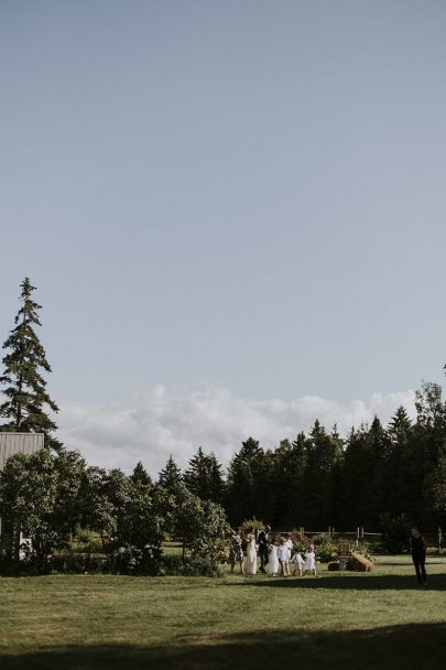 Un mariage simple et champêtre à la Grange C au Québec - Photos : Bianca des Jardins - Blog mariage : La mariée aux pieds nus
