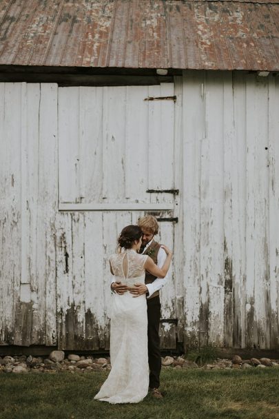 Un mariage simple et champêtre à la Grange C au Québec - Photos : Bianca des Jardins - Blog mariage : La mariée aux pieds nus