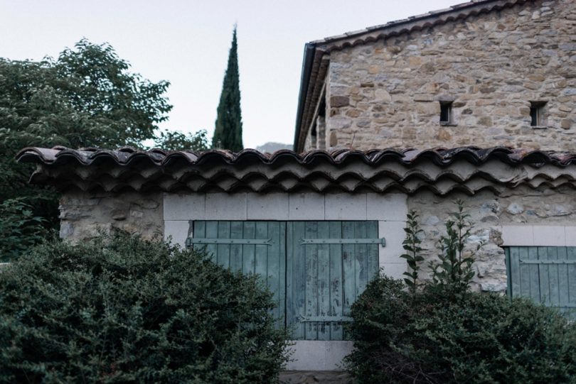 Un mariage au Hameau de Valouse - Photographe : Julien Navarre - Wedding planner : L'atelier Atypique - Blog mariage : La mariée aux pieds nus