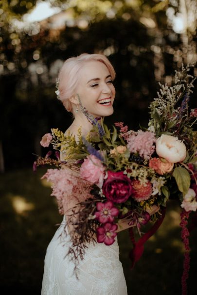 Un mariage industriel et fleuri - Photos : ChaseWild - Blog mariage : La mariée aux pieds nus