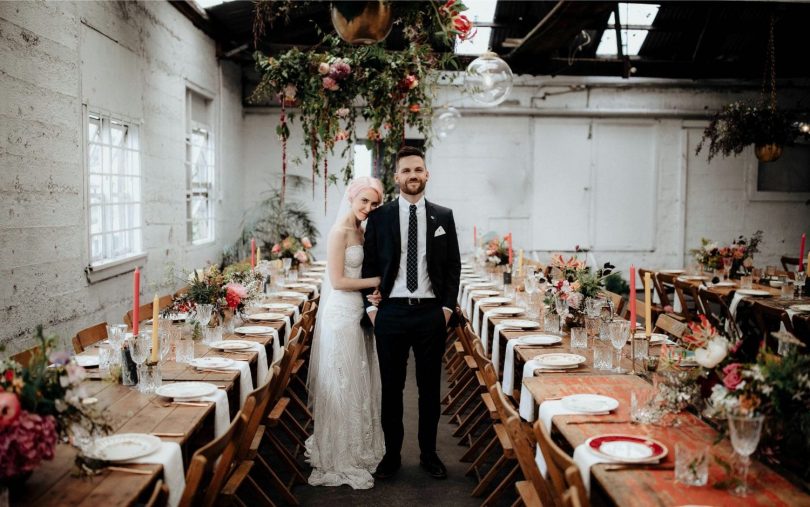 Un mariage industriel et fleuri - Photos : ChaseWild - Blog mariage : La mariée aux pieds nus