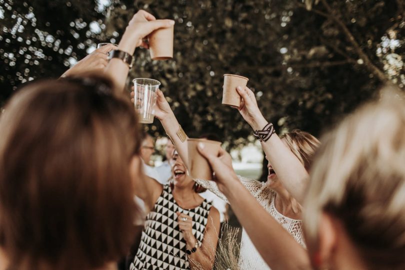 Un mariage au Domaine de Mauprié à Lusignan - Phtos : Lorenzo Accardi - Blog mariage : La mariée aux pieds nus