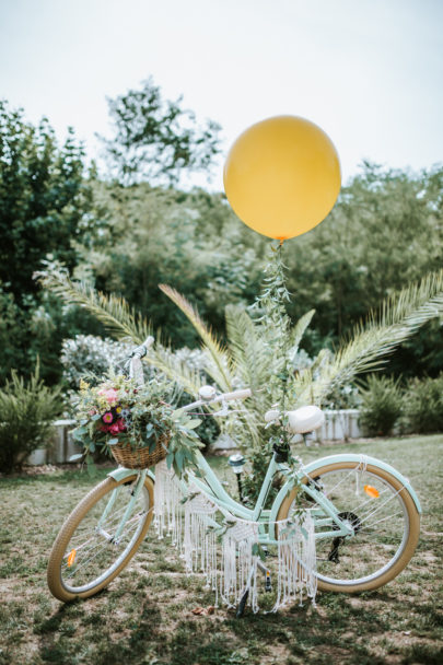 Un mariage coloré au Pays Basque - A découvrir sur www.lamarieeauxpiedsnus.com - Photos : Clément Minair