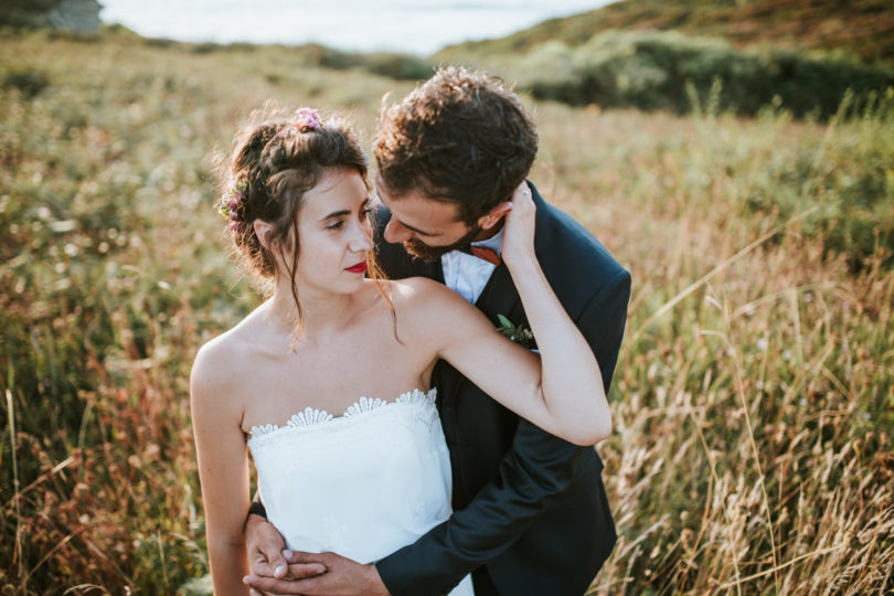 Un mariage coloré au Pays Basque - A découvrir sur www.lamarieeauxpiedsnus.com - Photos : Clément Minair