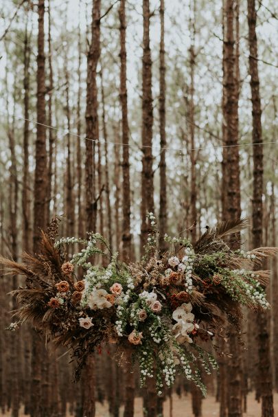 Un mariage romantique dans une forêt au vietnam - Photos : Phan Tien Photography -Blog mariage : La mariée aux pieds nus.