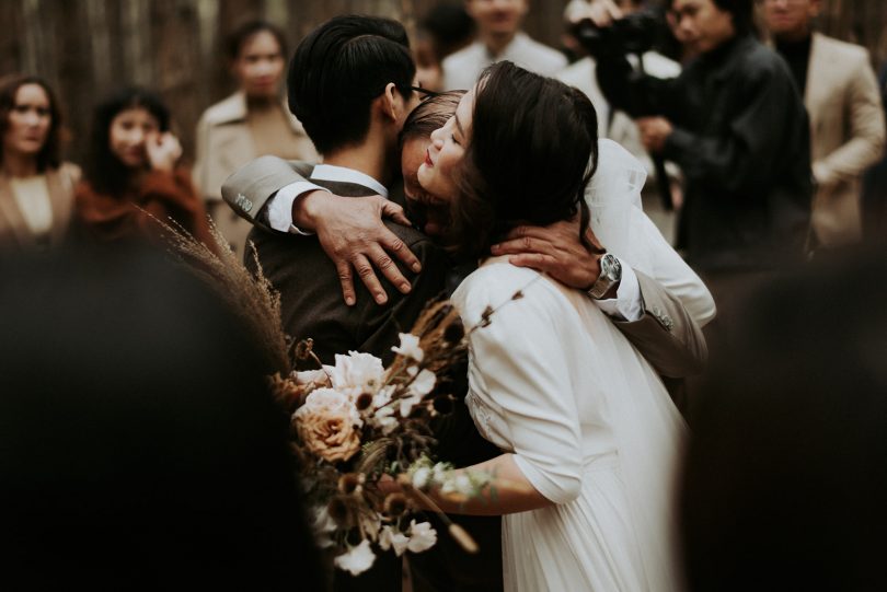 Un mariage romantique dans une forêt au vietnam - Photos : Phan Tien Photography -Blog mariage : La mariée aux pieds nus.