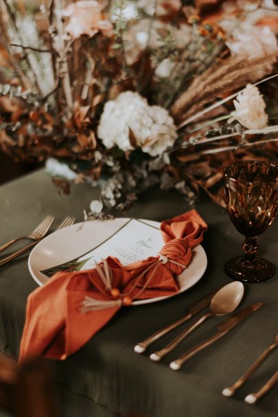 Un mariage romantique dans une forêt - Crédits Photos : Phan Tien Photography - Blog mariage : La mariée aux pieds nus.