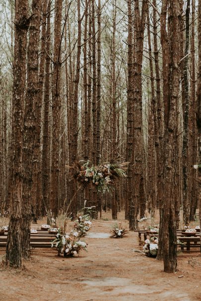 Un mariage romantique dans une forêt - Crédits Photos : Phan Tien Photography - Blog mariage : La mariée aux pieds nus.